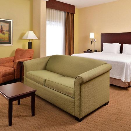 Hampton Inn Staunton Buitenkant foto