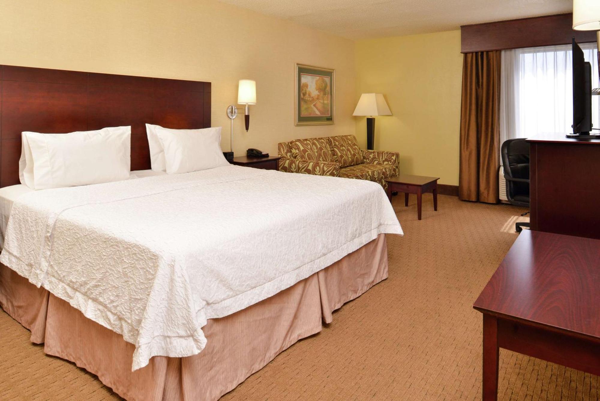 Hampton Inn Staunton Buitenkant foto