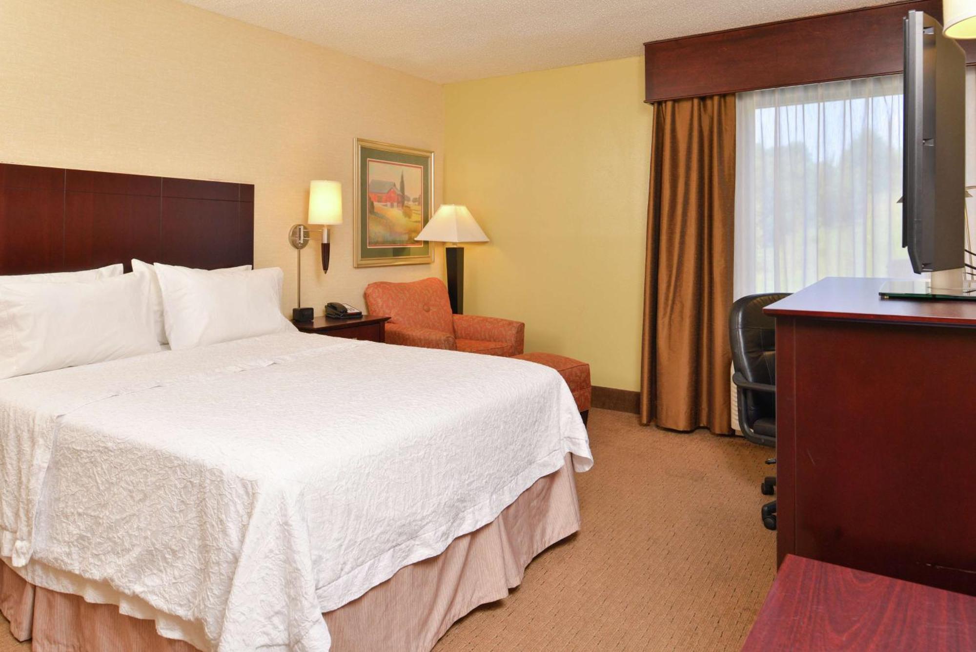 Hampton Inn Staunton Buitenkant foto