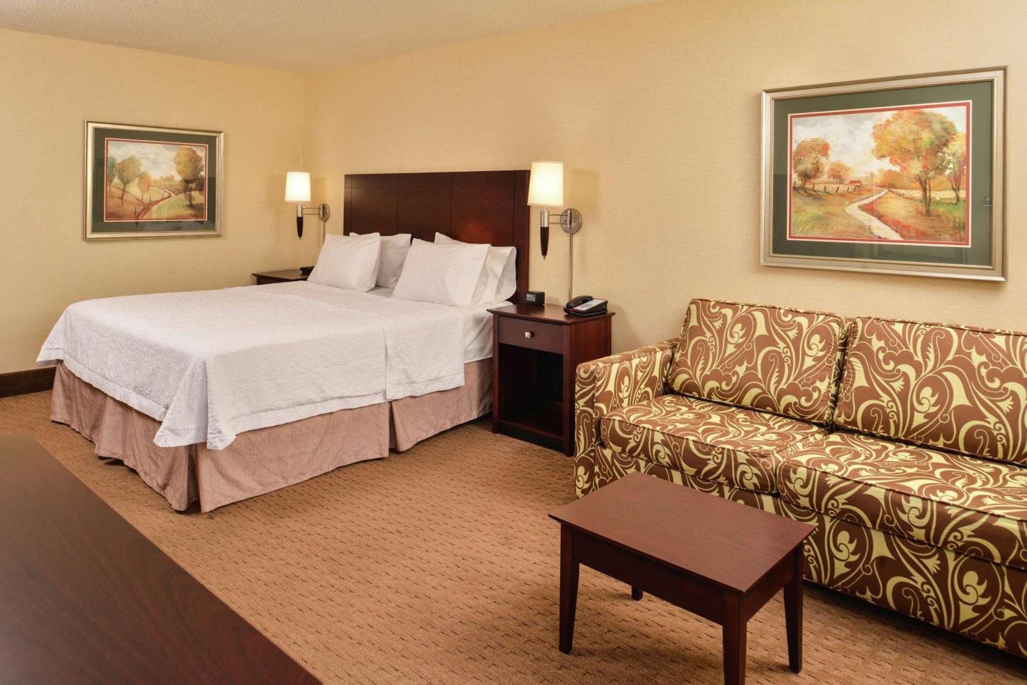 Hampton Inn Staunton Buitenkant foto