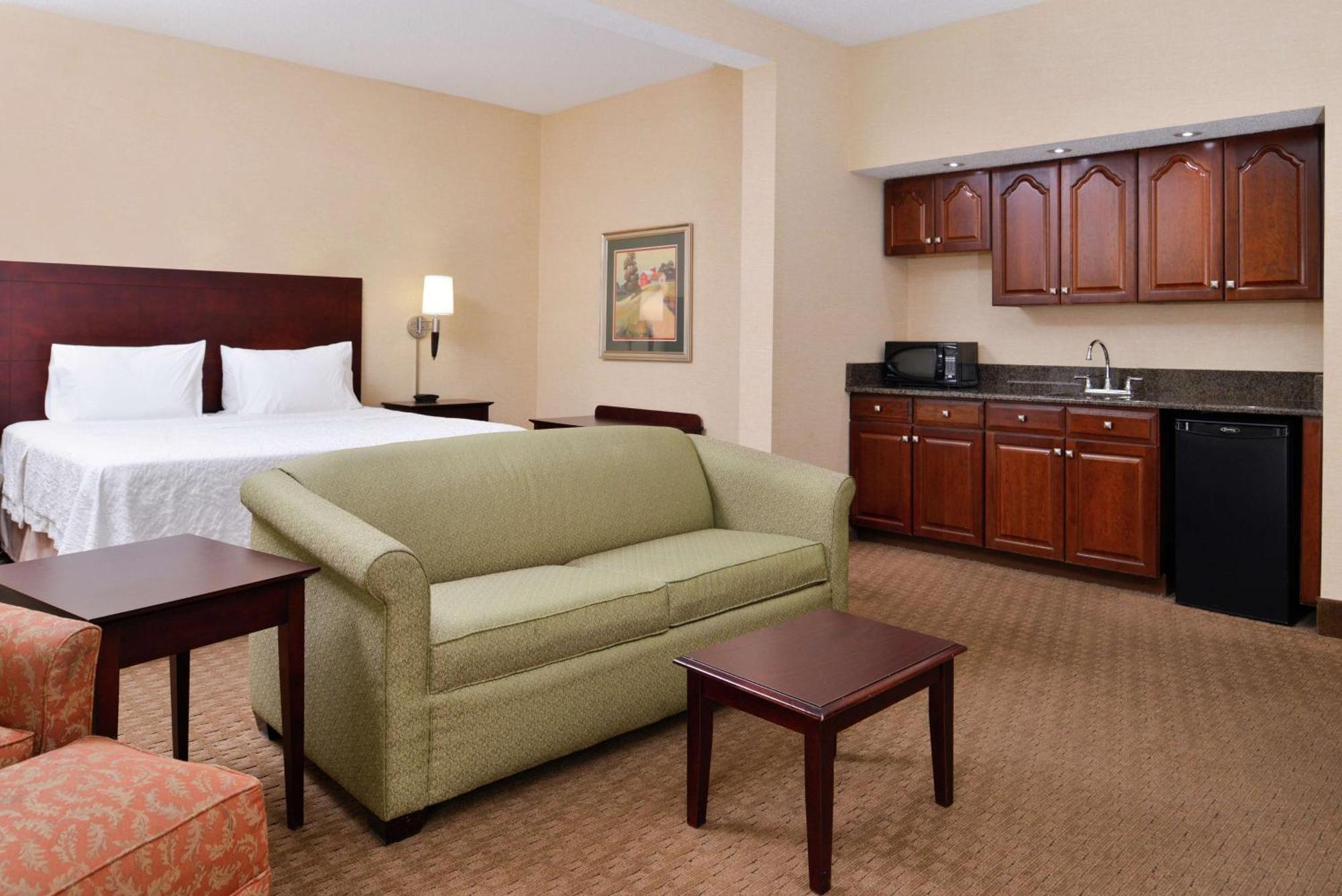 Hampton Inn Staunton Buitenkant foto