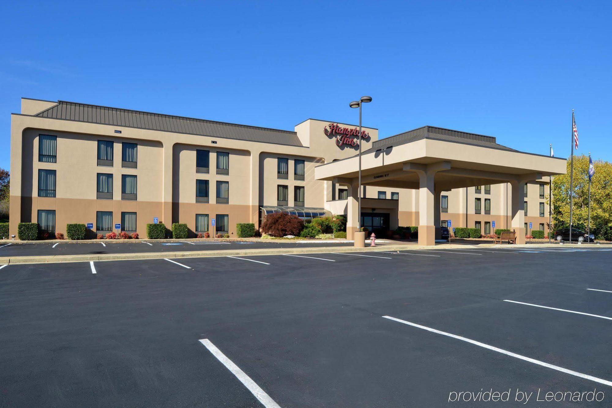 Hampton Inn Staunton Buitenkant foto